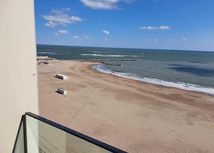 Armonia Valurilor ,beachfront Dream アパート コンスタンツァ